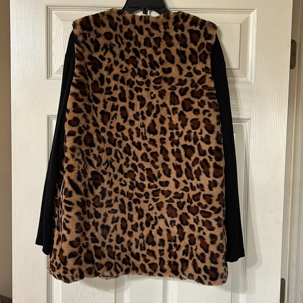 Leopard Vest - Picture 4 of 9
